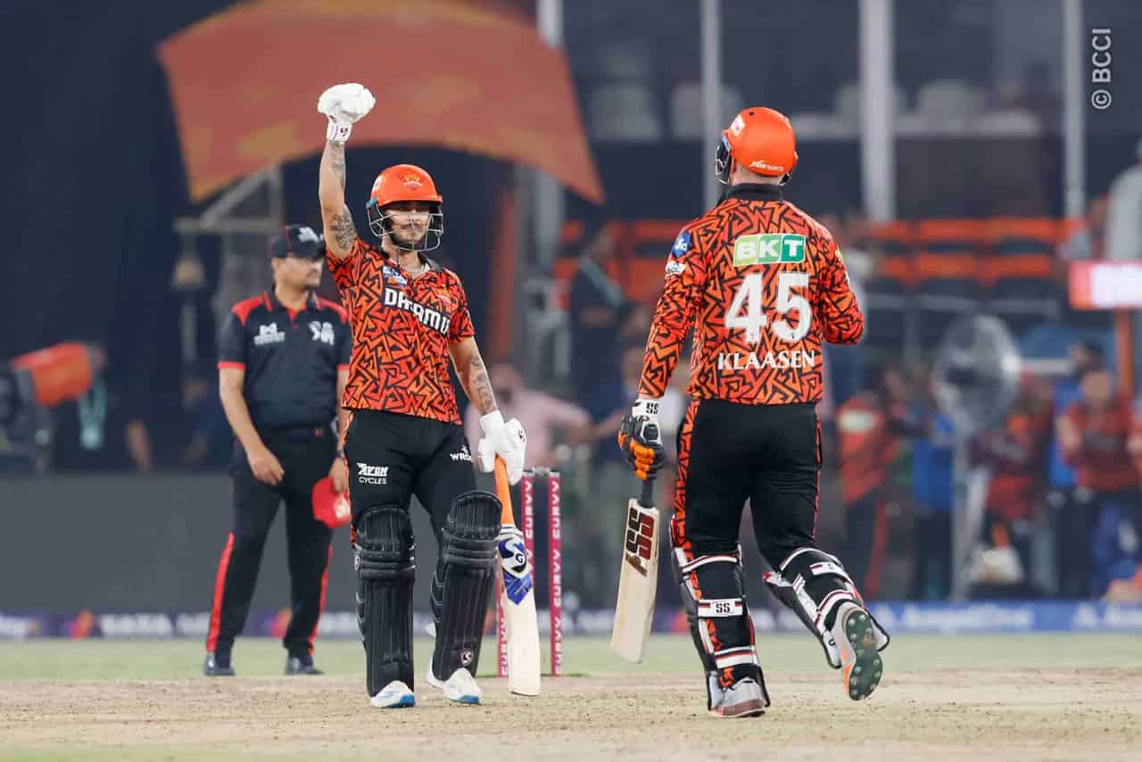 SRH vs PBKS Highlights 2025: حیدرآباد کی ٹیم شاندار جیت کے بعد جشن مناتے ہوئے