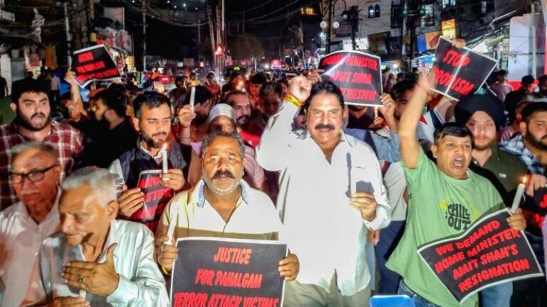 پہلگام دہشت گرد حملہ: 28 ہلاک، 17 زخمی، ملک بھر میں صدمہ