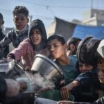 غزہ جنگ میں فلسطینیوں کو درپیش انسانی بحران کی تصویر