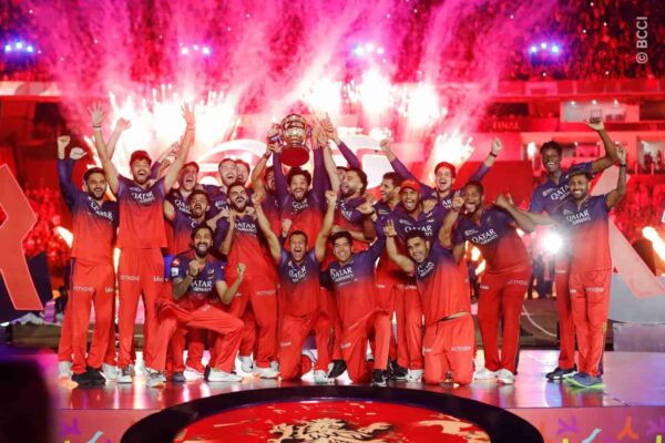 RCB Vs PBKS Highlights final ipl 2025: آر سی بی نے پنجاب کنگز کو ہرا کر پہلا ٹائٹل جیت لیا RCB Vs PBKS Highlights final ipl 2025: آر سی بی نے پنجاب کنگز کو ہرا کر پہلا ٹائٹل جیت لیا