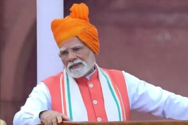 نریندر مودی کی آزادی تقریر 2025: لال قلعہ سے 10 دھماکہ خیز بیانات نے مچایا ہنگامہ!