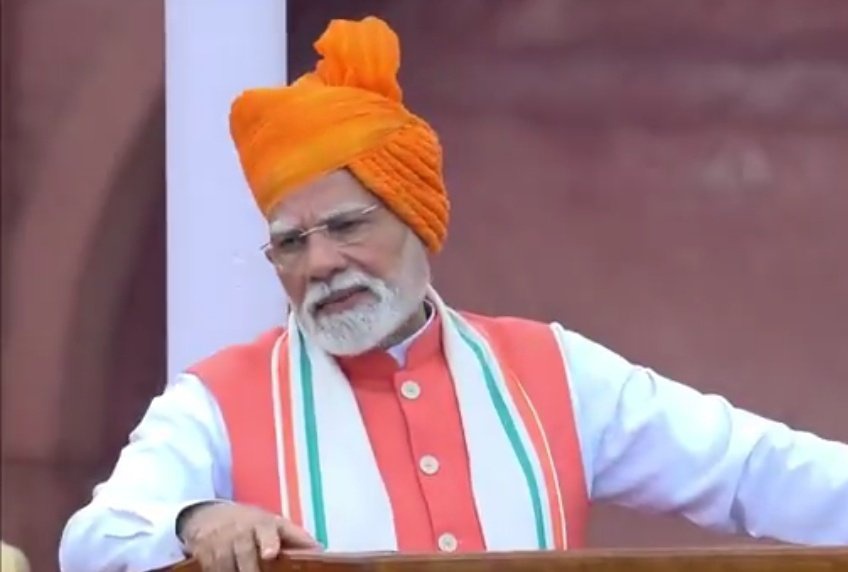 نریندر مودی کی آزادی تقریر 2025: لال قلعہ سے 10 دھماکہ خیز بیانات نے مچایا ہنگامہ!